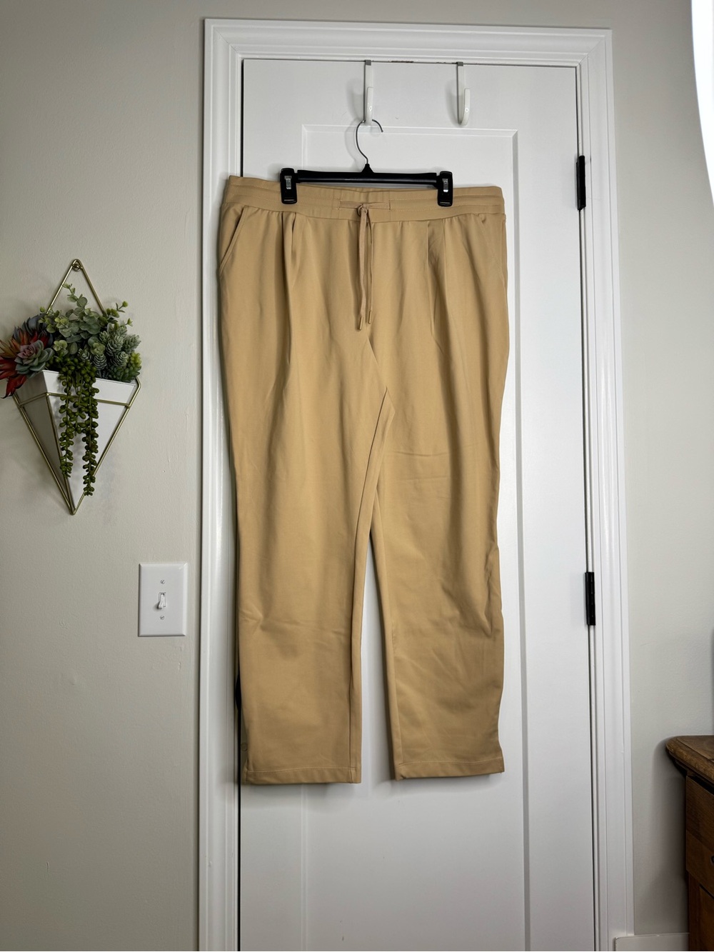 Mondetta Tan Athleisure Pants